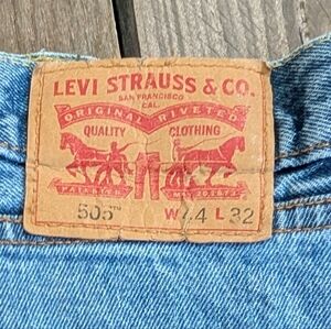 Levis 505 W44L32
